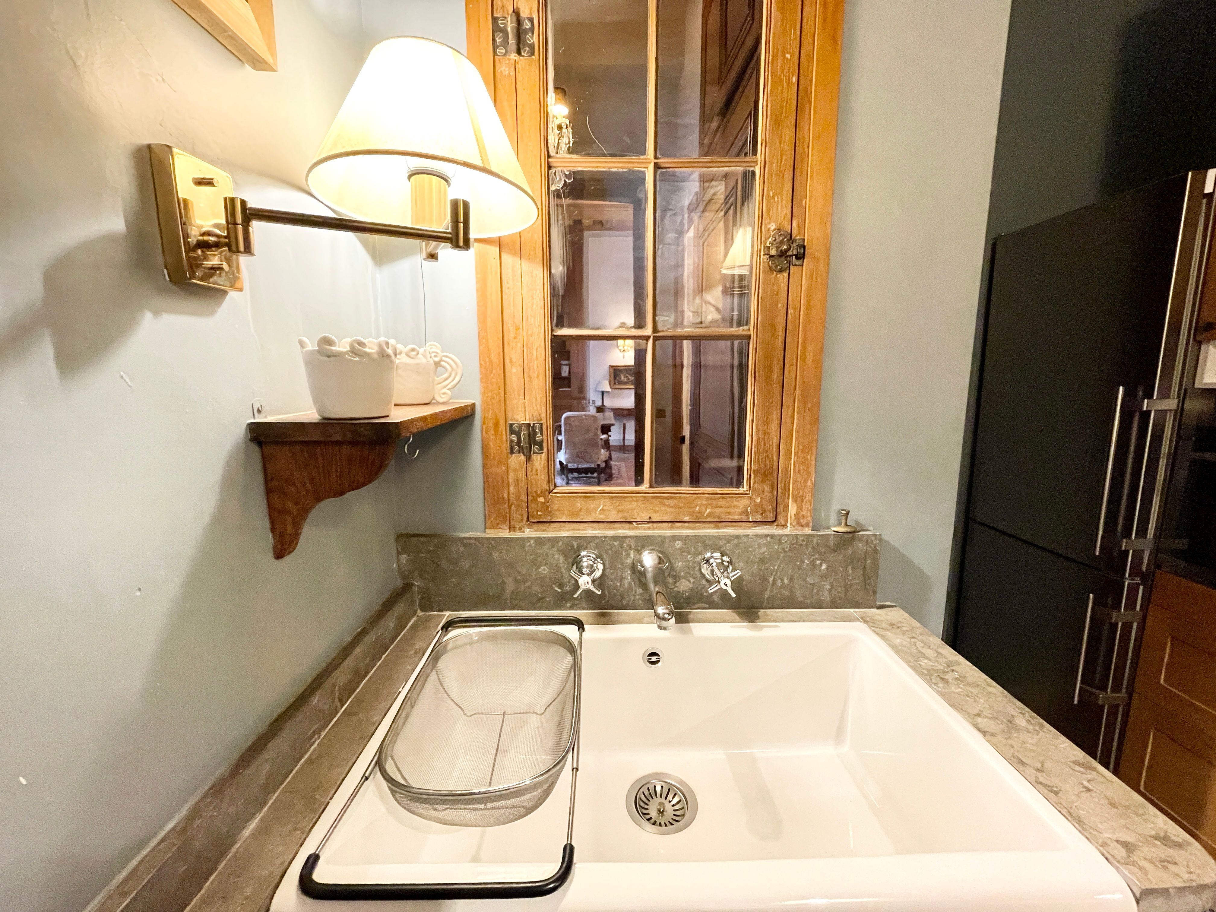 Location Prestigious Apartment in a Historic Building on the Famous Île Saint-Louis (loye