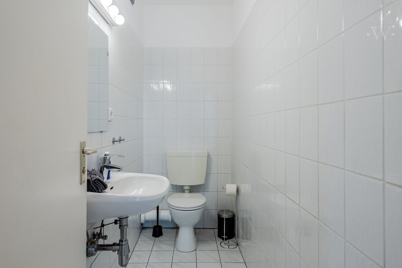 Kreuzberg highlight: Modern apartment with plenty of space, freshly renovated and furnished!