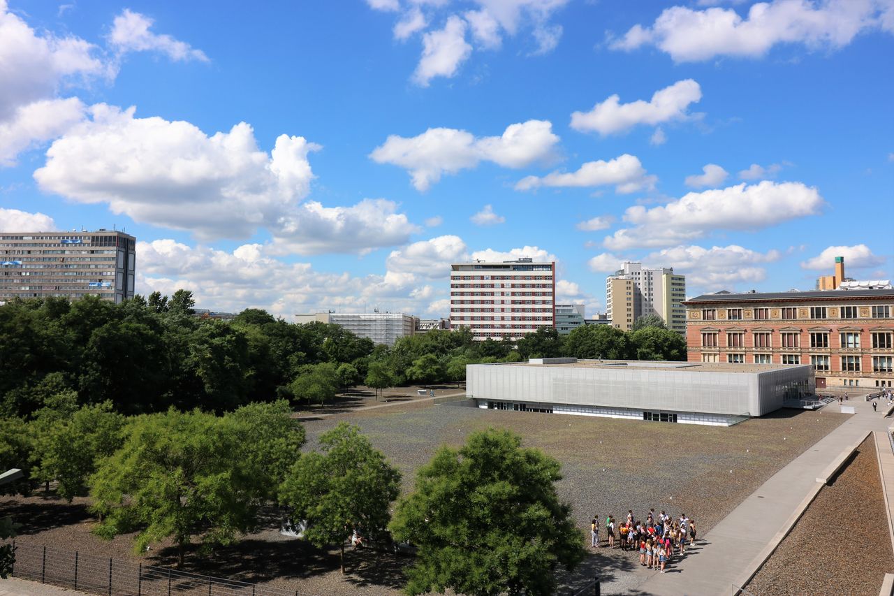 Furnished 2-room apartment with a view of the Gropius Bau