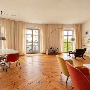 Stylishly Furnished 2 Bedroom Apartment with Balcony in Berlin-Kreuzberg in Kreuzberg