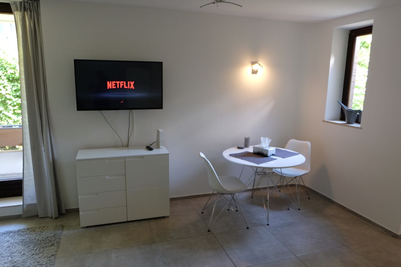 Modern & cozy apartment with balcony in Düsseldorf - WIFI 100 MBit included