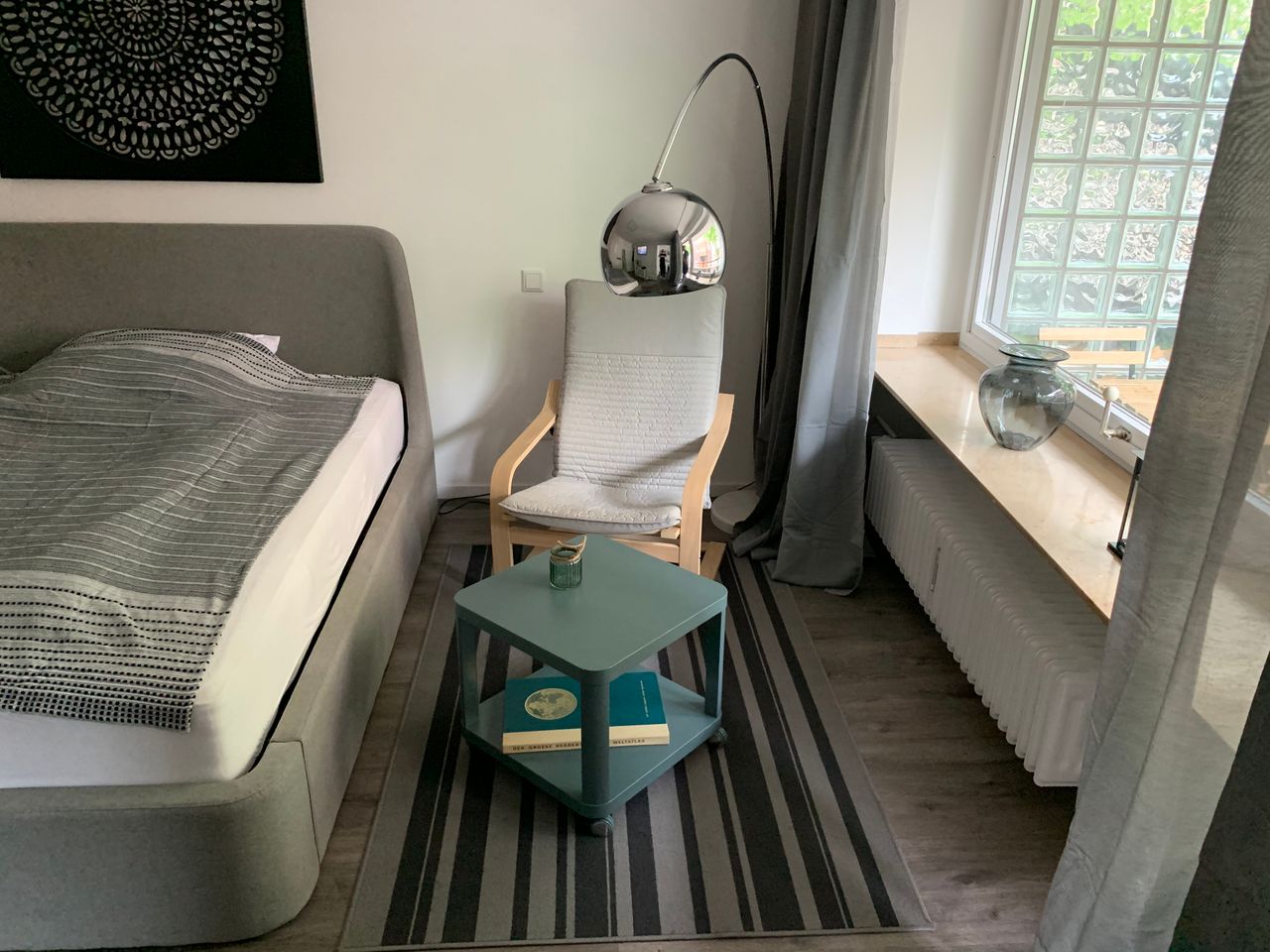 Living directly at Düsseldorf main station with balcony