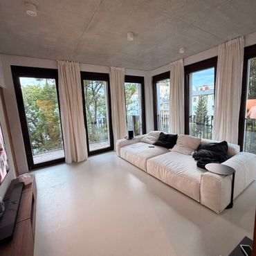 Designer apartment with loft flair & 2 large terraces in Charlottenburg