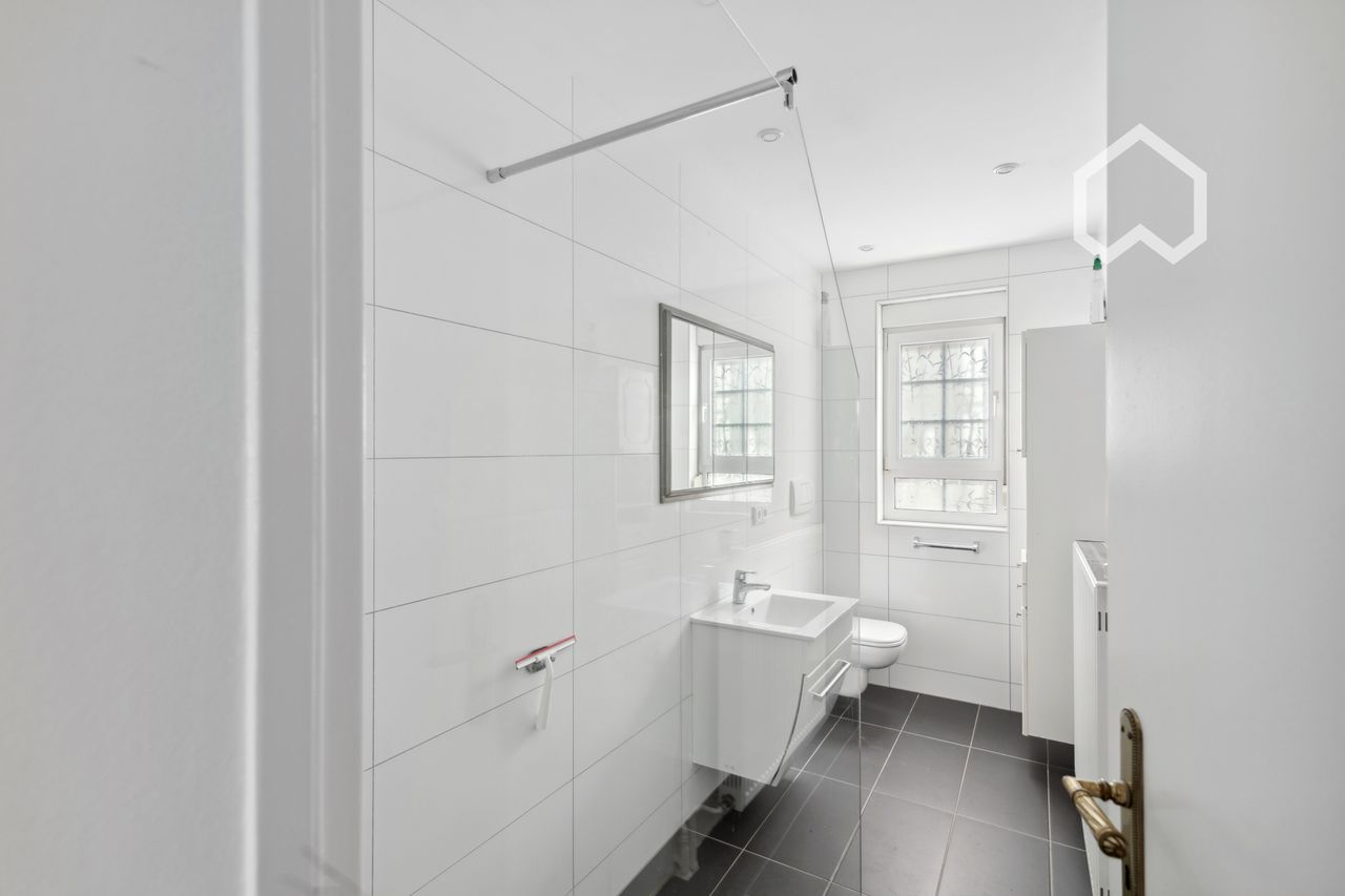 Close to the city, ECB & forest: Freshly renovated 3-room apartment (ground floor) in Frankfurt/Main-Oberrad