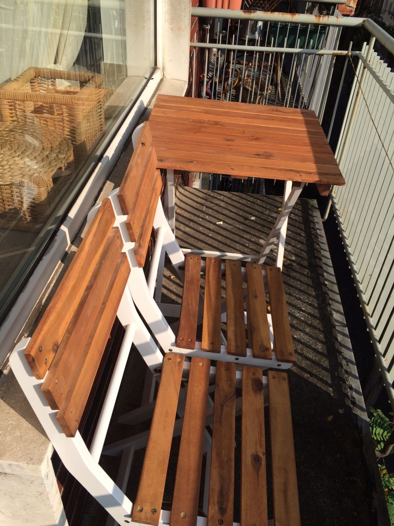 Cozy home with balcony in the city center of Düsseldorf (directly at the main station)