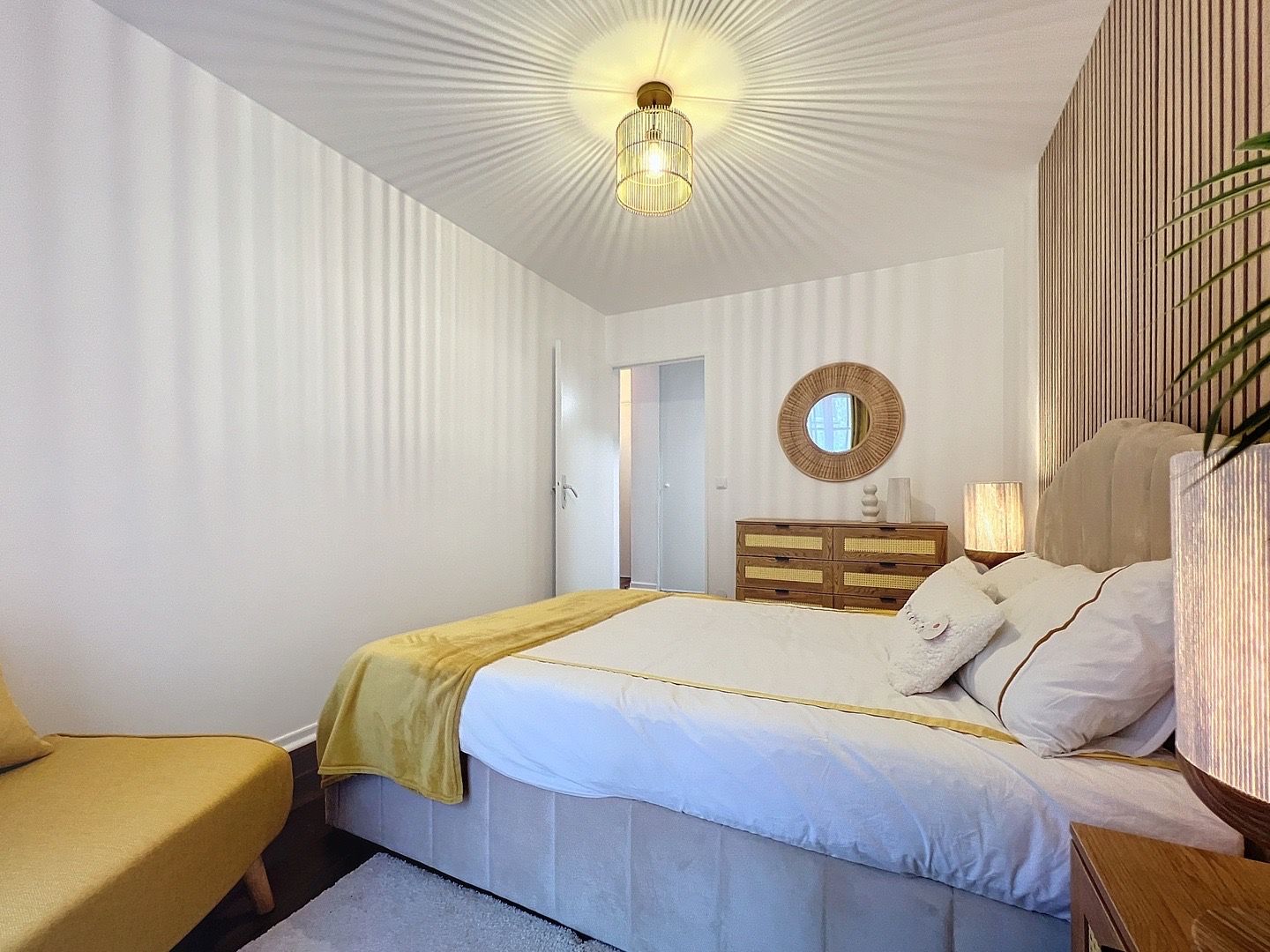 Location New renovated apartment just 1 min from train station RER Val D’Europe , free pa