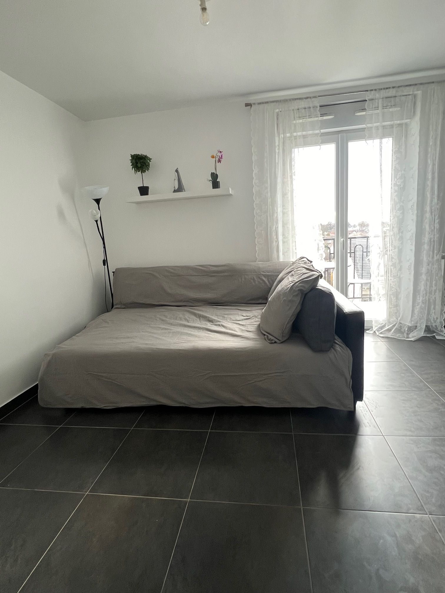 Location Studio T1 lumineux et spacieux avec balcon et parking à Noisy-le-Grand (loyer to