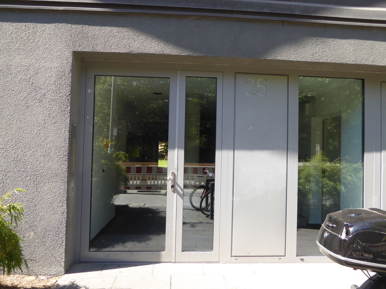 In August: Beautiful holiday apartment close to Alexanderplatz in front of Volkspark Friedrichshain