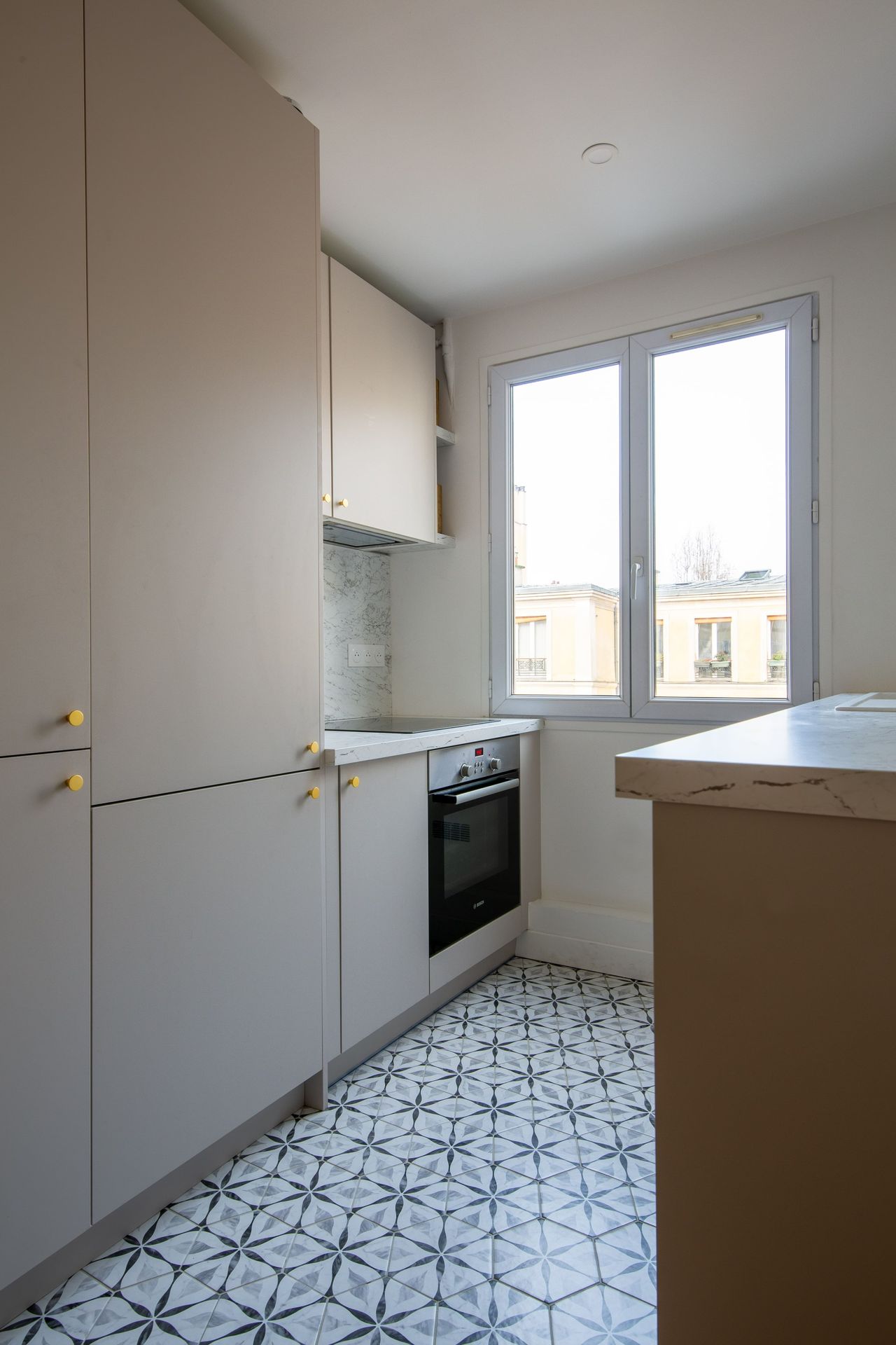 One-bedroom apartment — quiet and bright