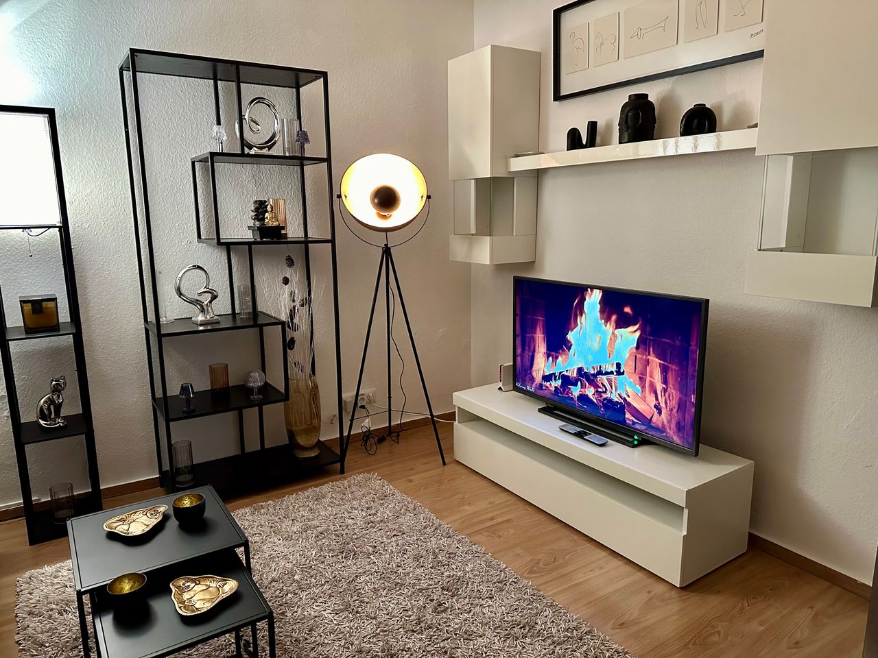 Stylish Modern 2-Bedroom Apartment in Cologne-Junkersdorf - Centrally Located