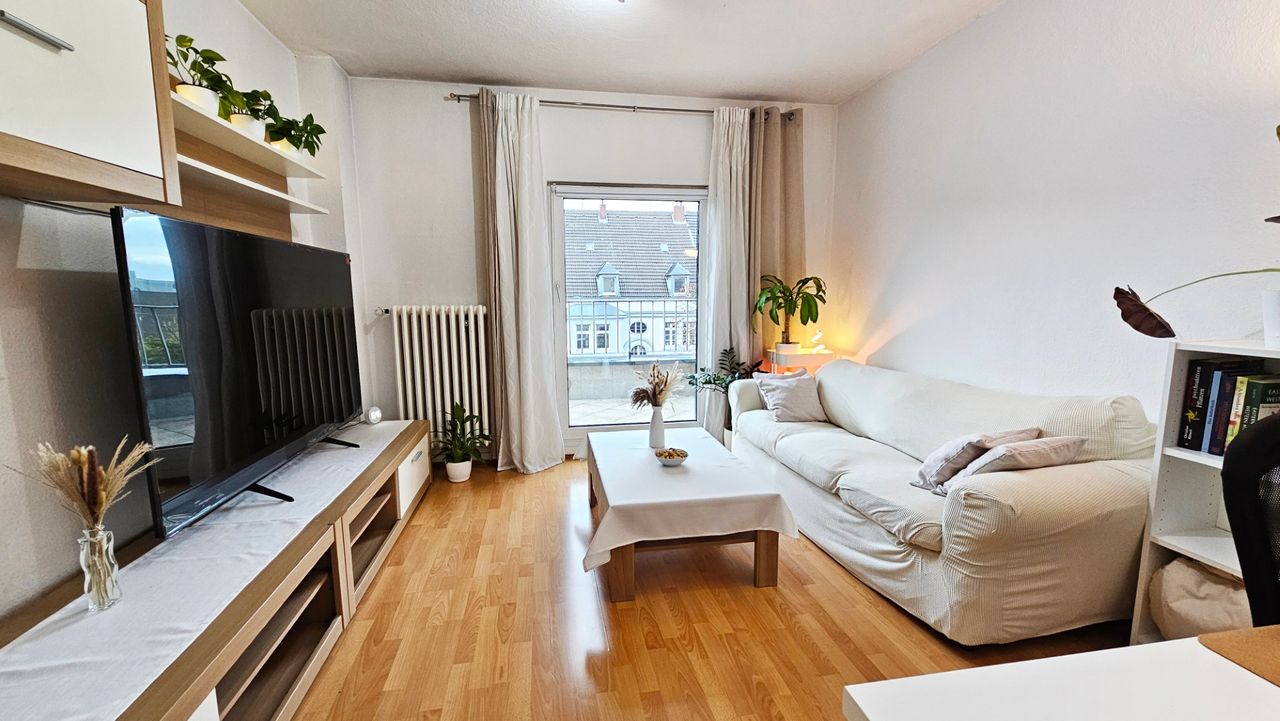 Modern furnished & fully equipped, 3-room apartment (65 m² + 12 m² balcony), all-inclusive, 6-month fixed term