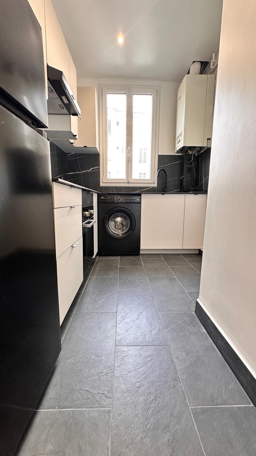 Location Appartement lumineux 70 m² – Double séjour, 2 Chambres & ascenseur – Rue Fays (l