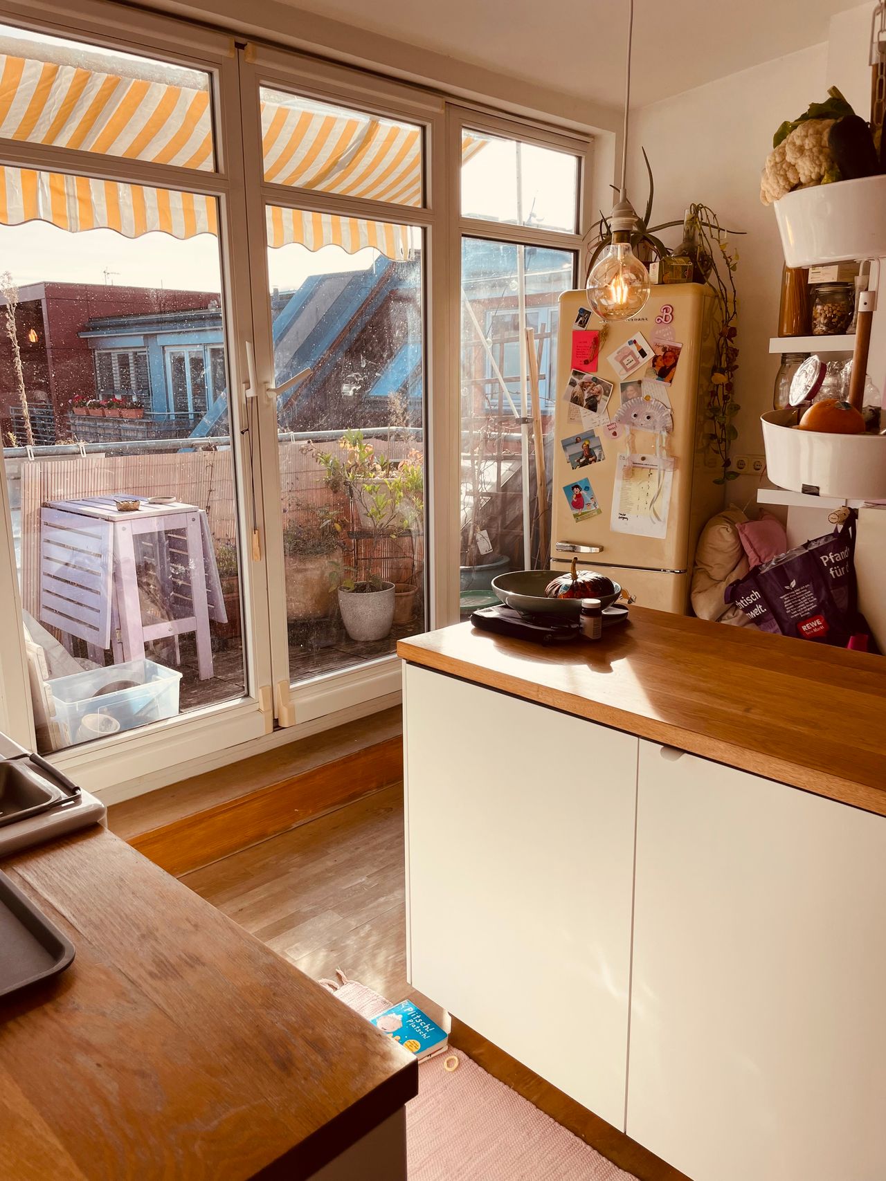 Sublet: Bright & Colorful Maisonette Apartment in Berlin Prenzlauer Berg, perfect for families (15.12.2025 – 16.1.2026)