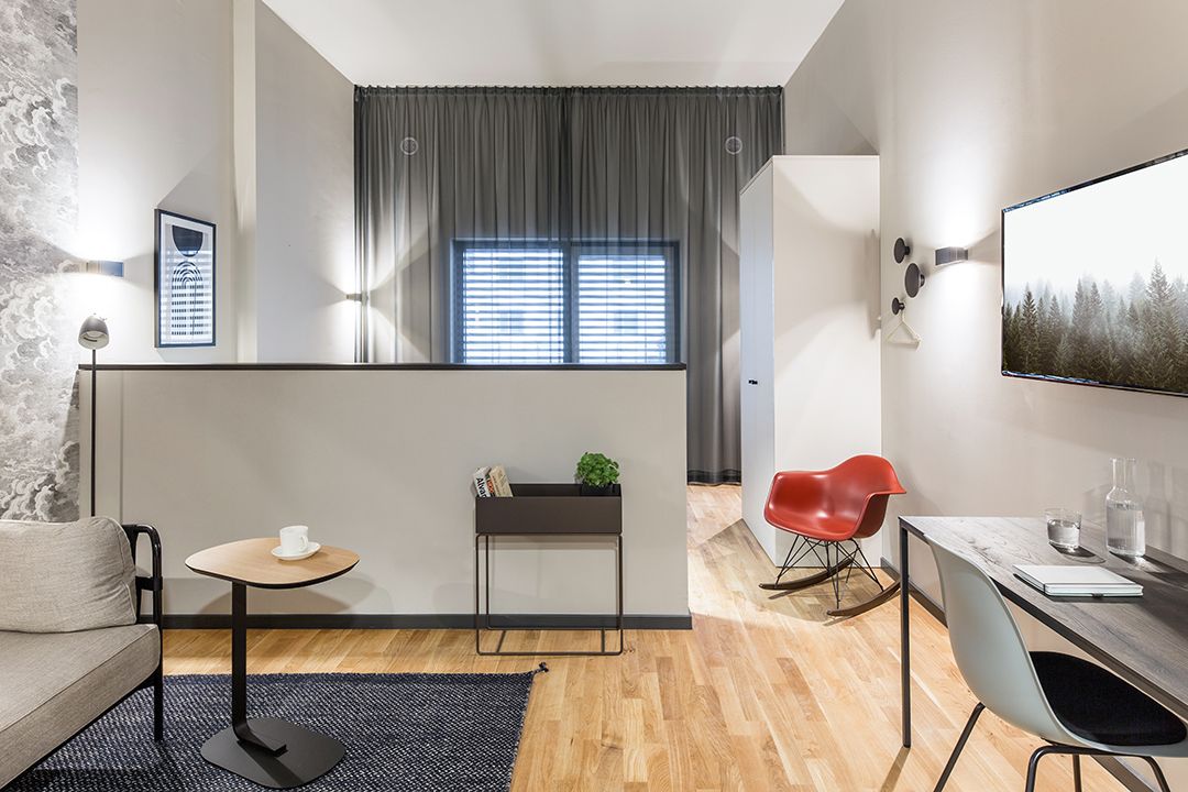 Modern Studio Apartment right at the Airport