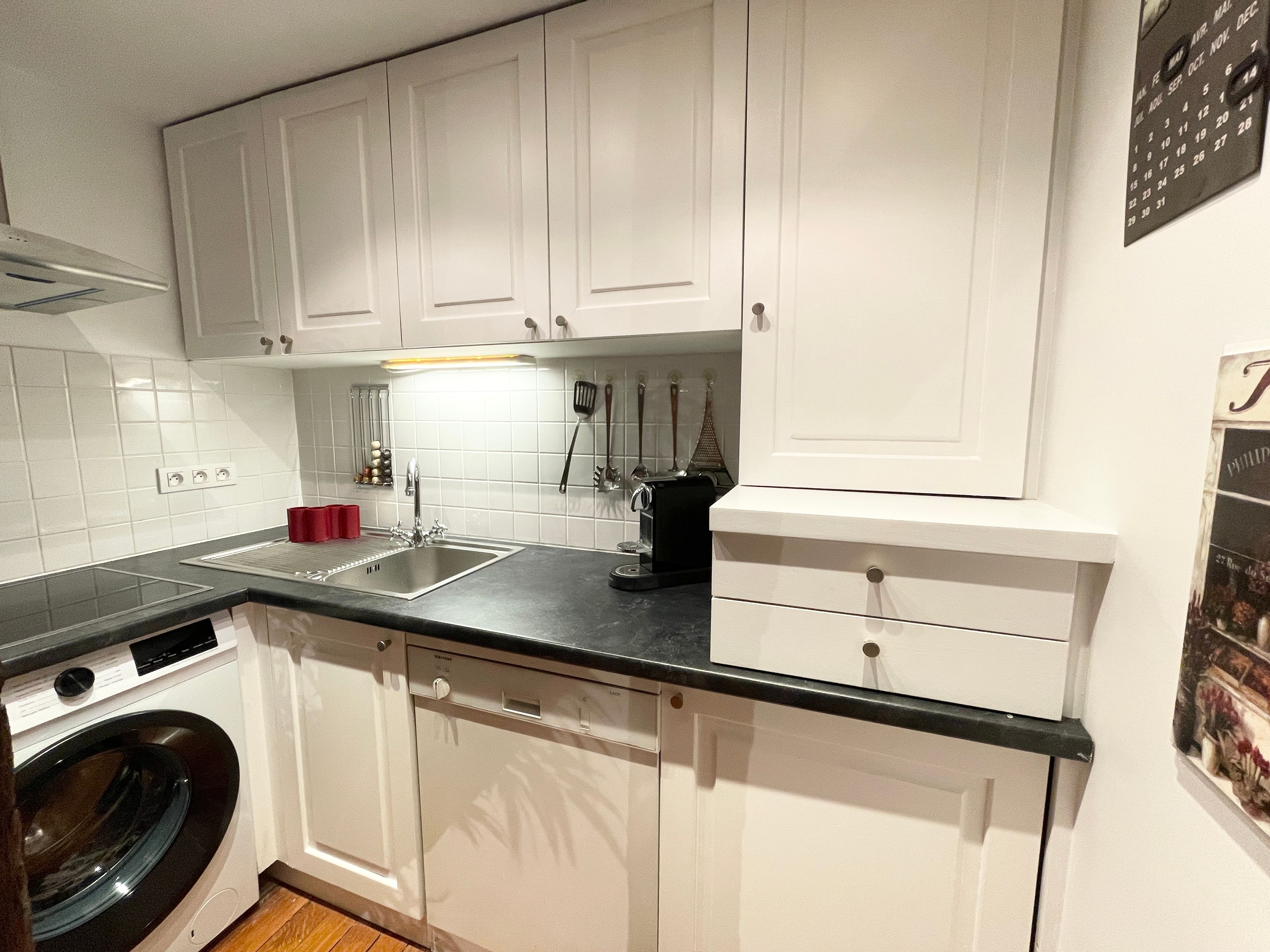Location Elegant 2-Bedroom Apartment in a Prime Location close to Place des Vosges (loyer
