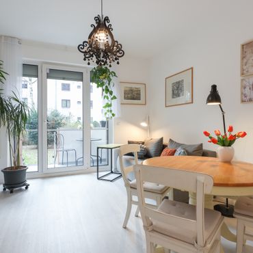 Perfect 3 room apartment near Chausseestrasse with garden and parking space in Gesundbrunnen