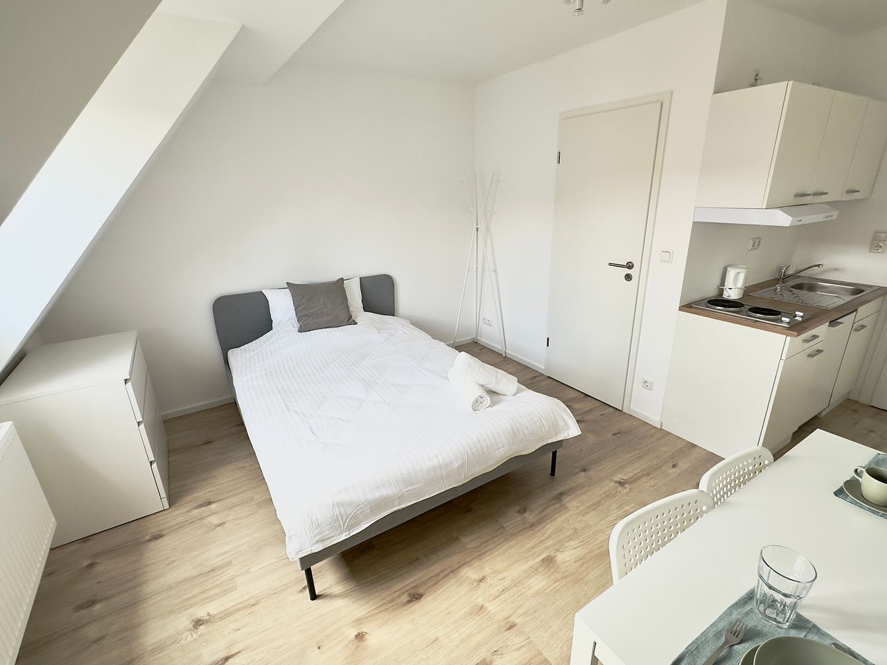 New & cozy Studio in the City Center with Roof Top View