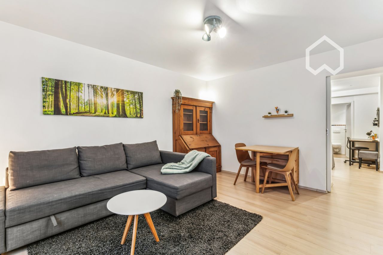 Charming 2-room apartment with private parking space in Cologne