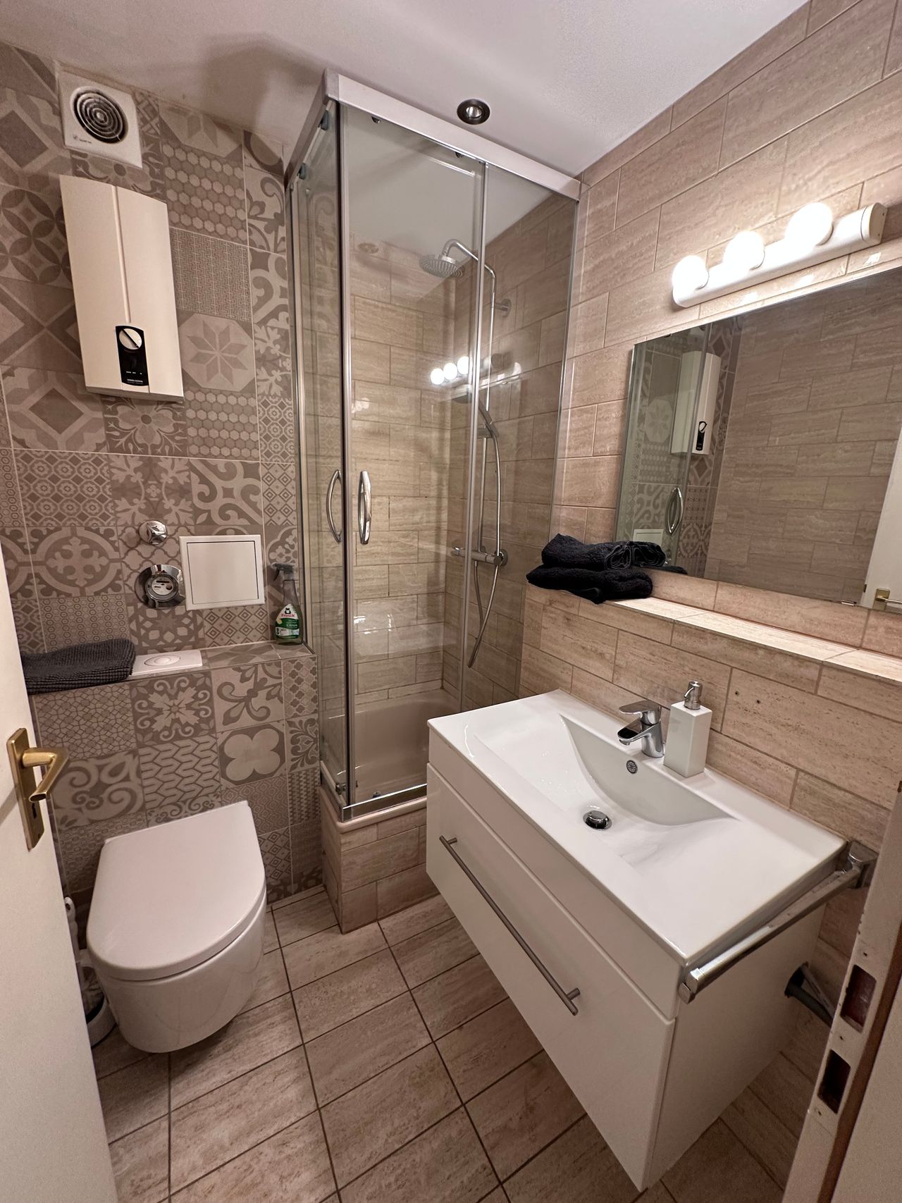 Charmantes, großartiges Studio Wohnung in Düsseldorf Center