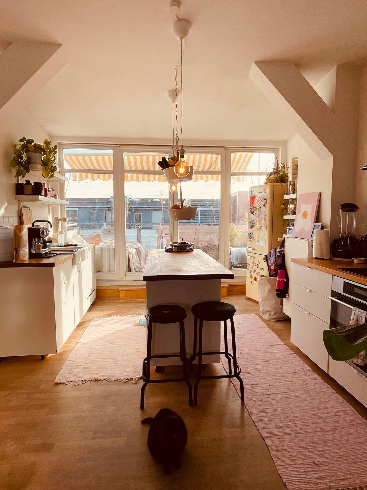 Sublet: Bright & Colorful Maisonette Apartment in Berlin Prenzlauer Berg, perfect for families (15.12.2025 – 16.1.2026)