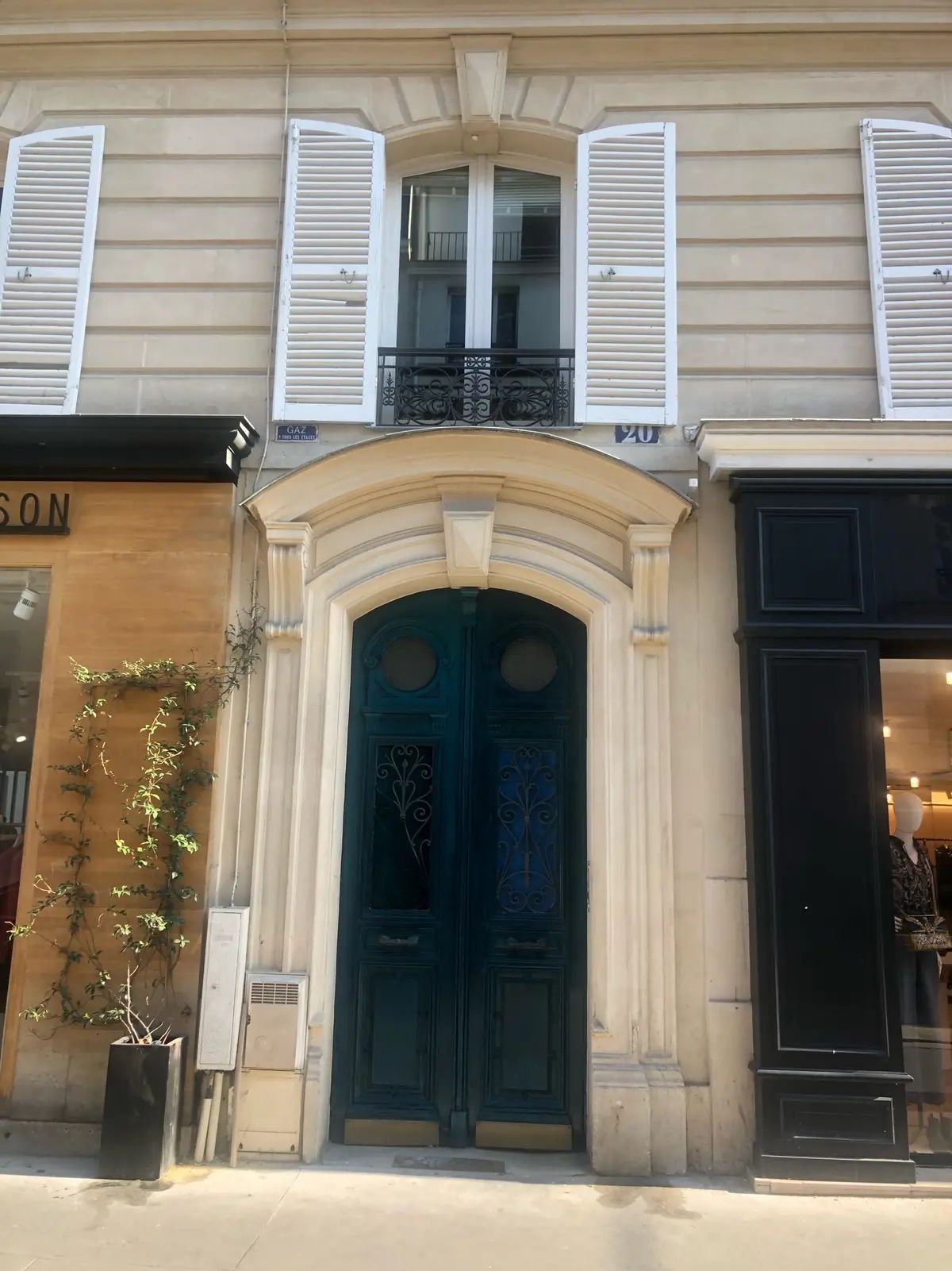 Location Charmant Appartement Meublé 3 Pièces à Louer à Bastille, Paris 11ème (loyer tout