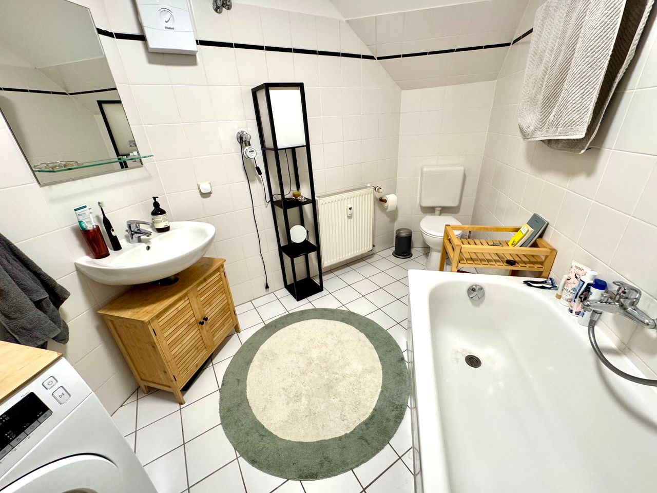 Gorgeous bright top floor apartment in Moabit