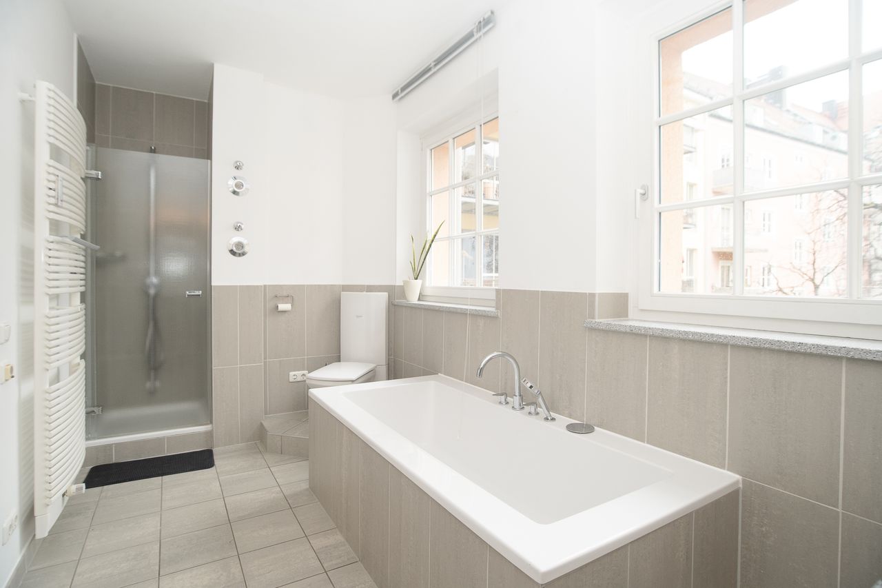 Fashionable flat with 2 bedrooms and two bathrooms in München