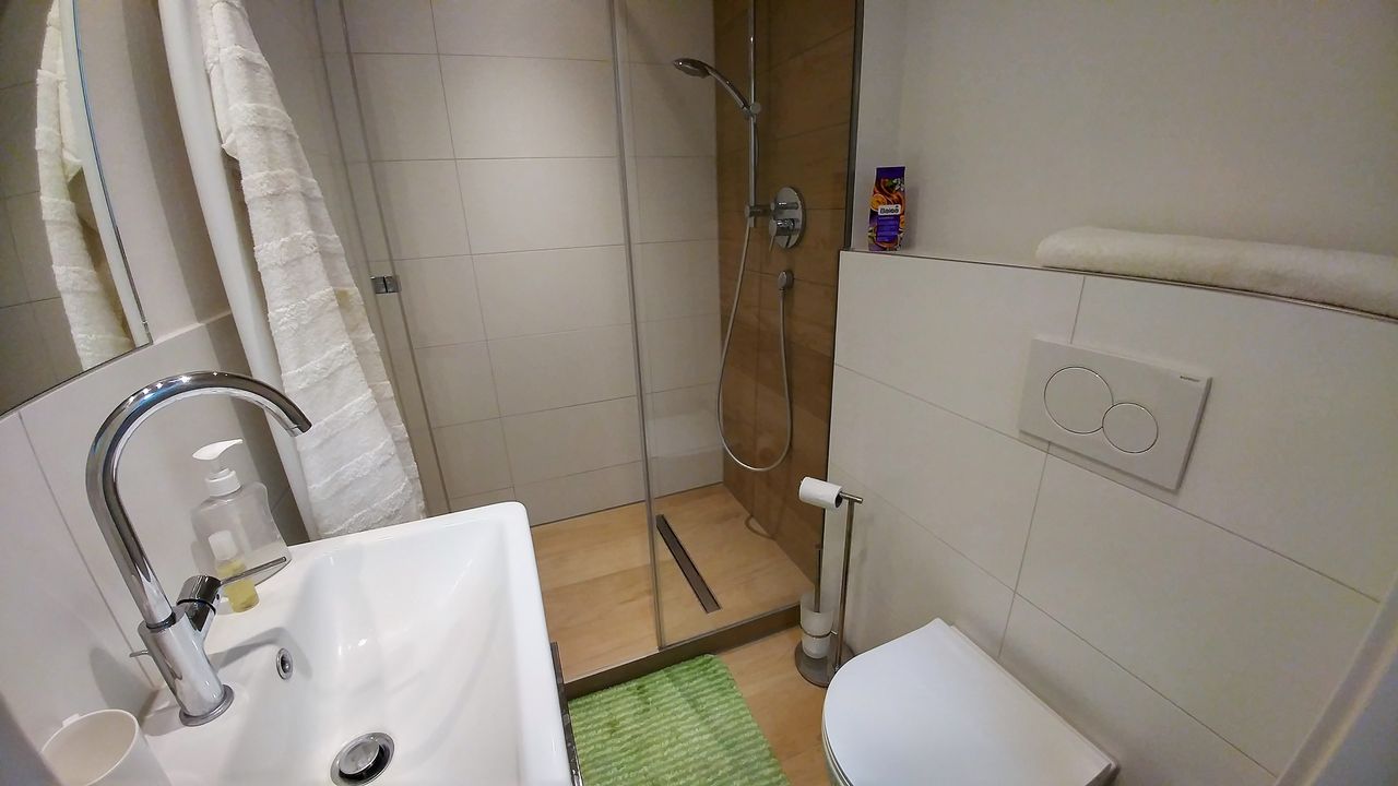 Lovely studio apartment in Köln, facing the park