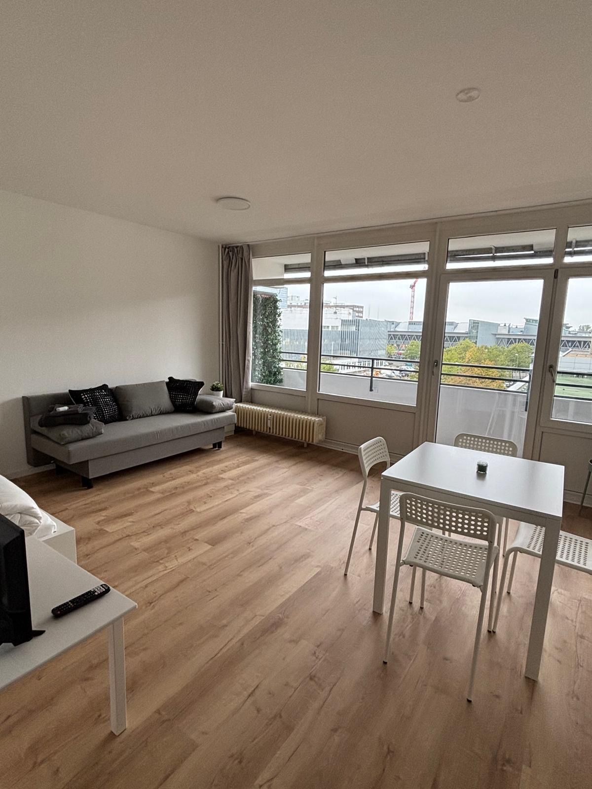 Neuss near Düsseldorf with Garage