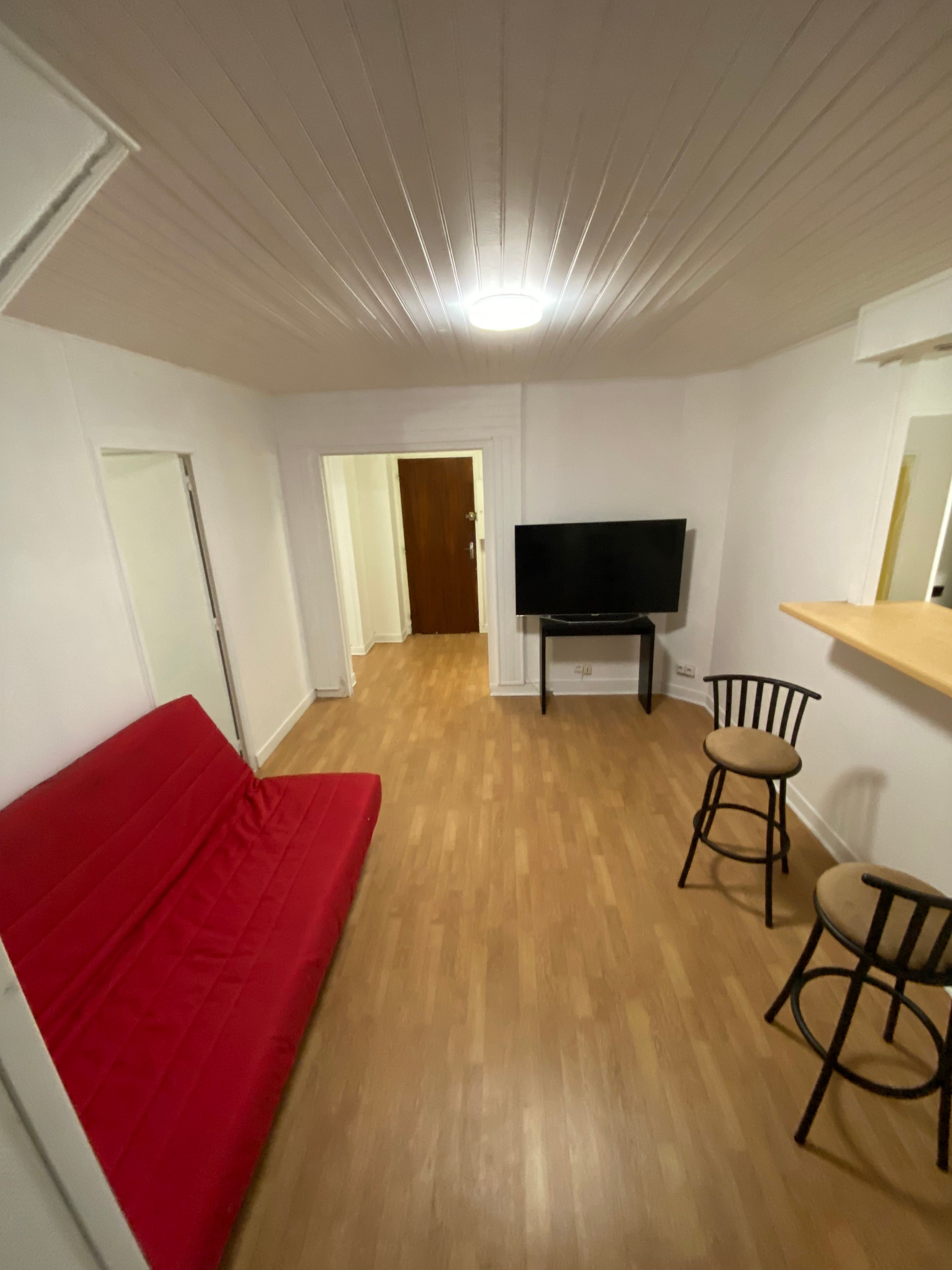 Appartement Rénové avec Cuisine Américaine, Parking et Cave, au Cœur d’un Quartier Dynamique (loyer tout inclus) Aubervilliers