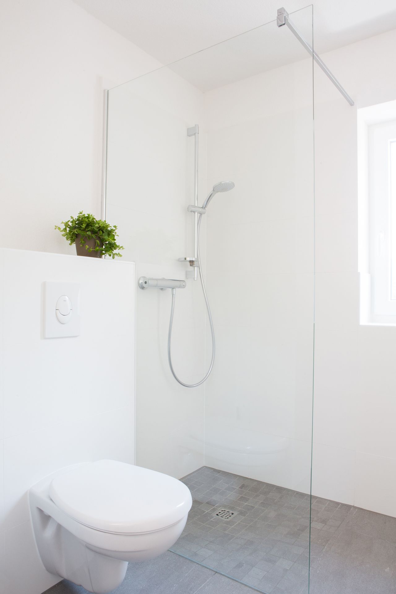 Charming furnished flat in a well-maintained 9-unit building in Aachen-Haaren