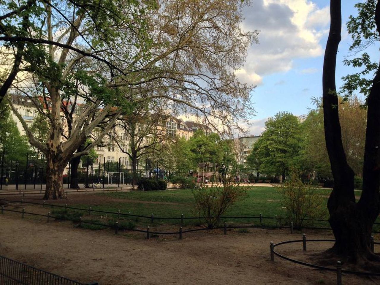 downtown Friedrichshain - but quiet with Garden view