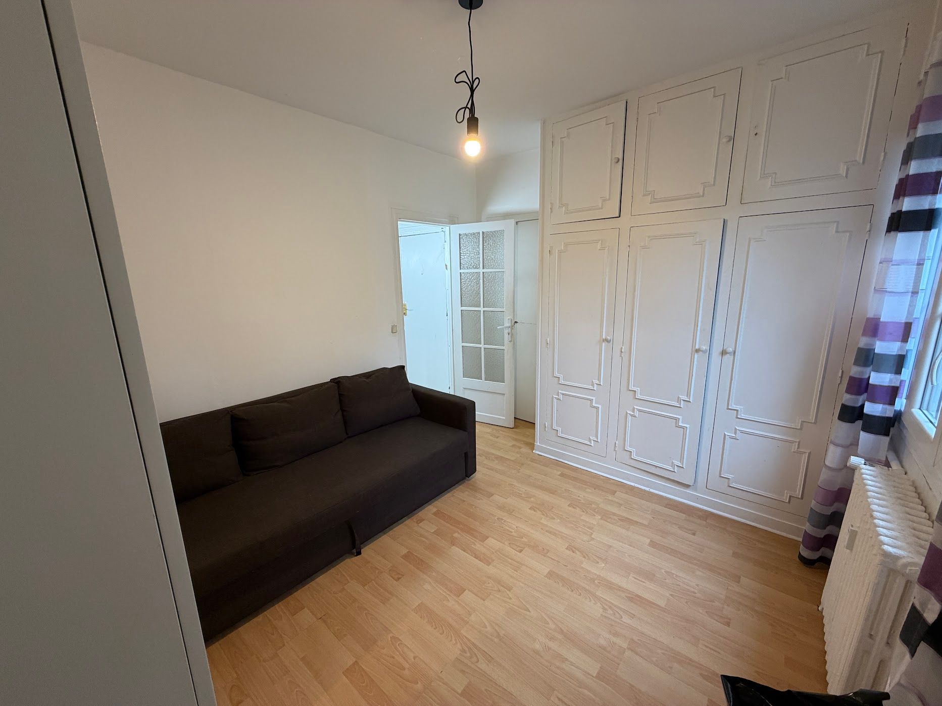 Location Chambre meublée pour fille en appartement avec jardin privé RER A (loyer tout in
