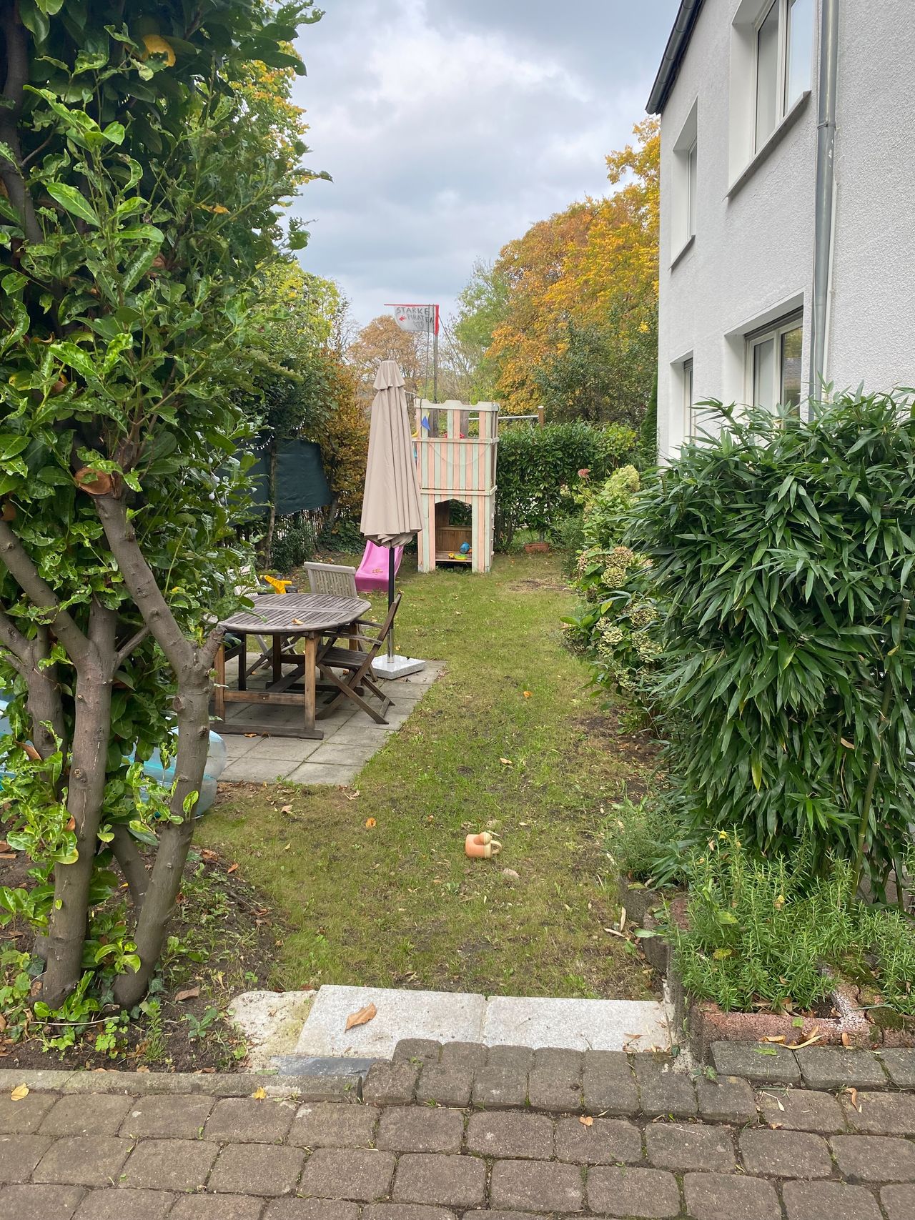 Living like in a house – furnished 4-room apartment with garden & fireplace in Lindenthal (optionally take over)