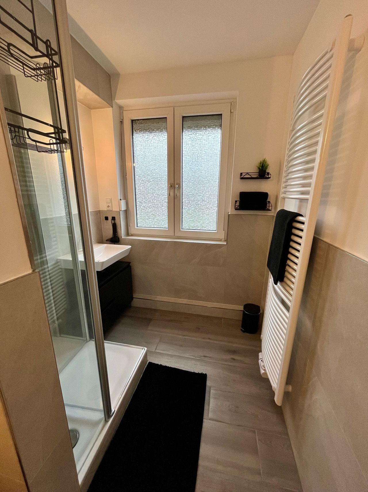 Lovely and renovated Apartment - 7 min from main Train Station