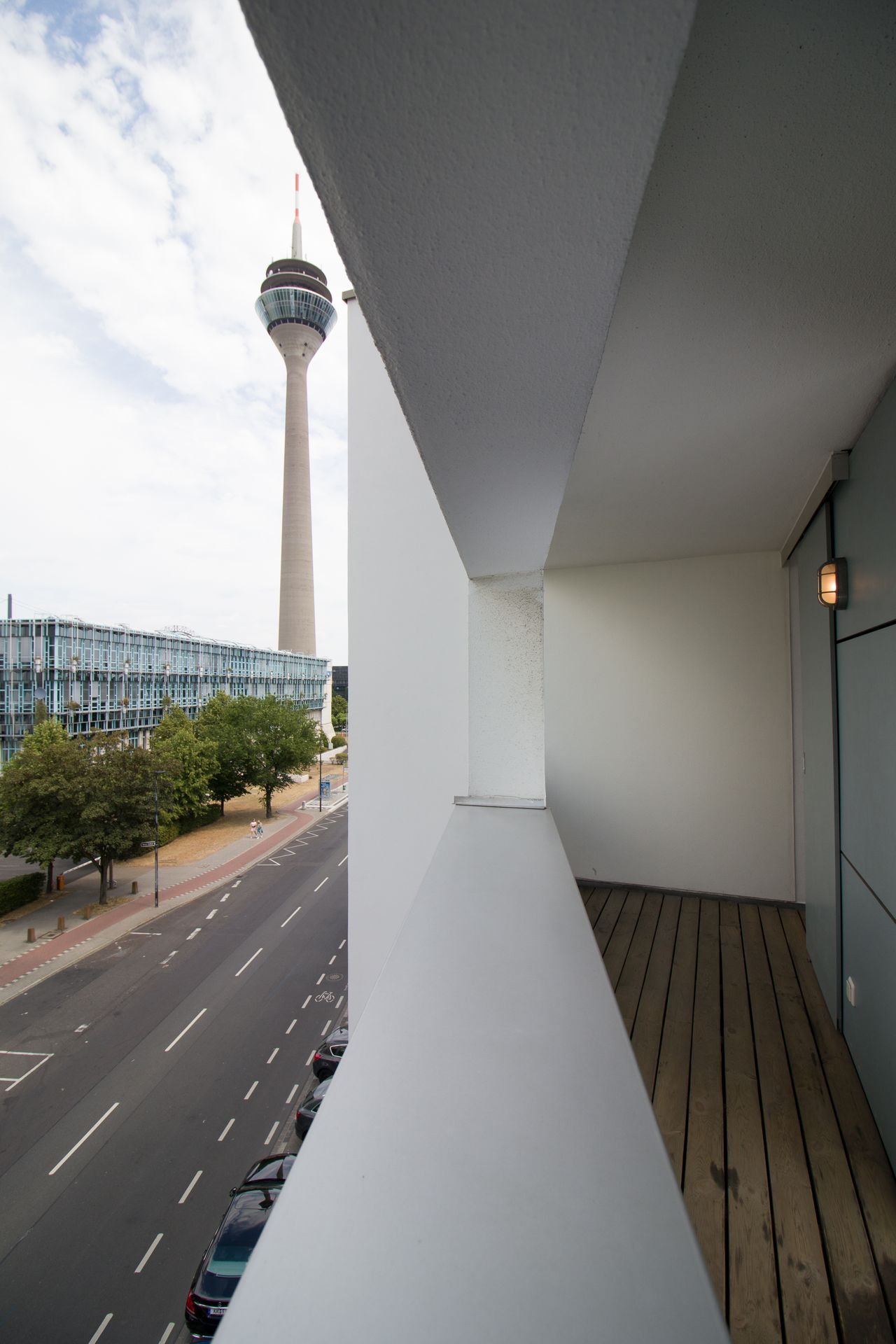 Furnished designer dream apartment with a dream view in the Medienhafen