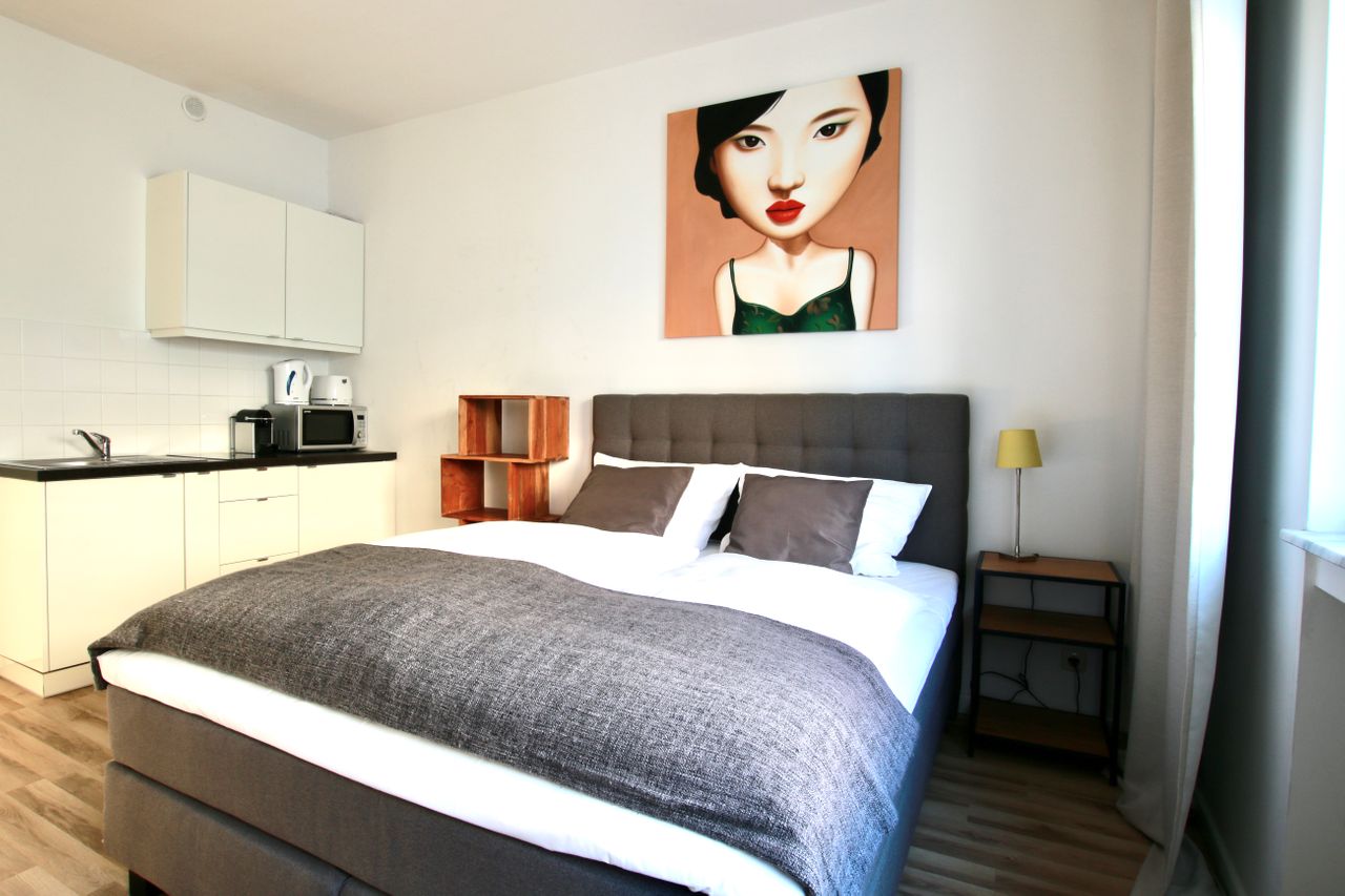 Perfect single apartment near Friesenplatz