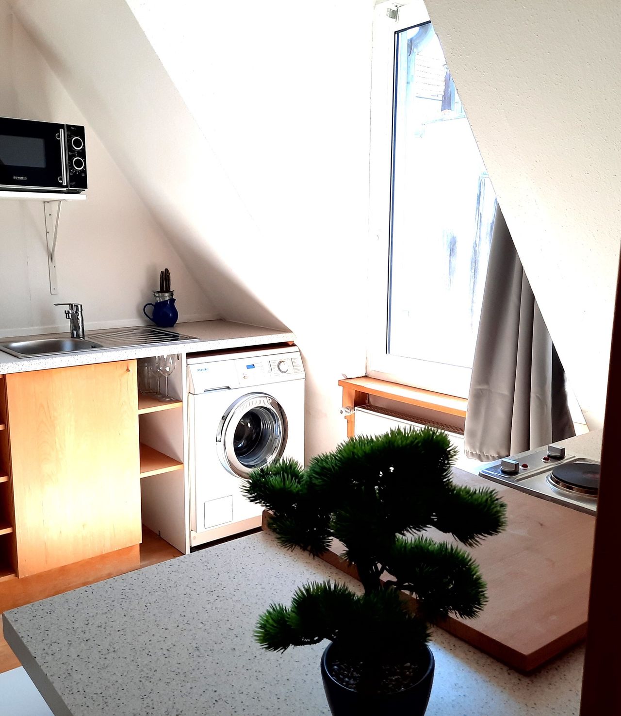 2-room apartment with sunny terrace in the heart of Cologne