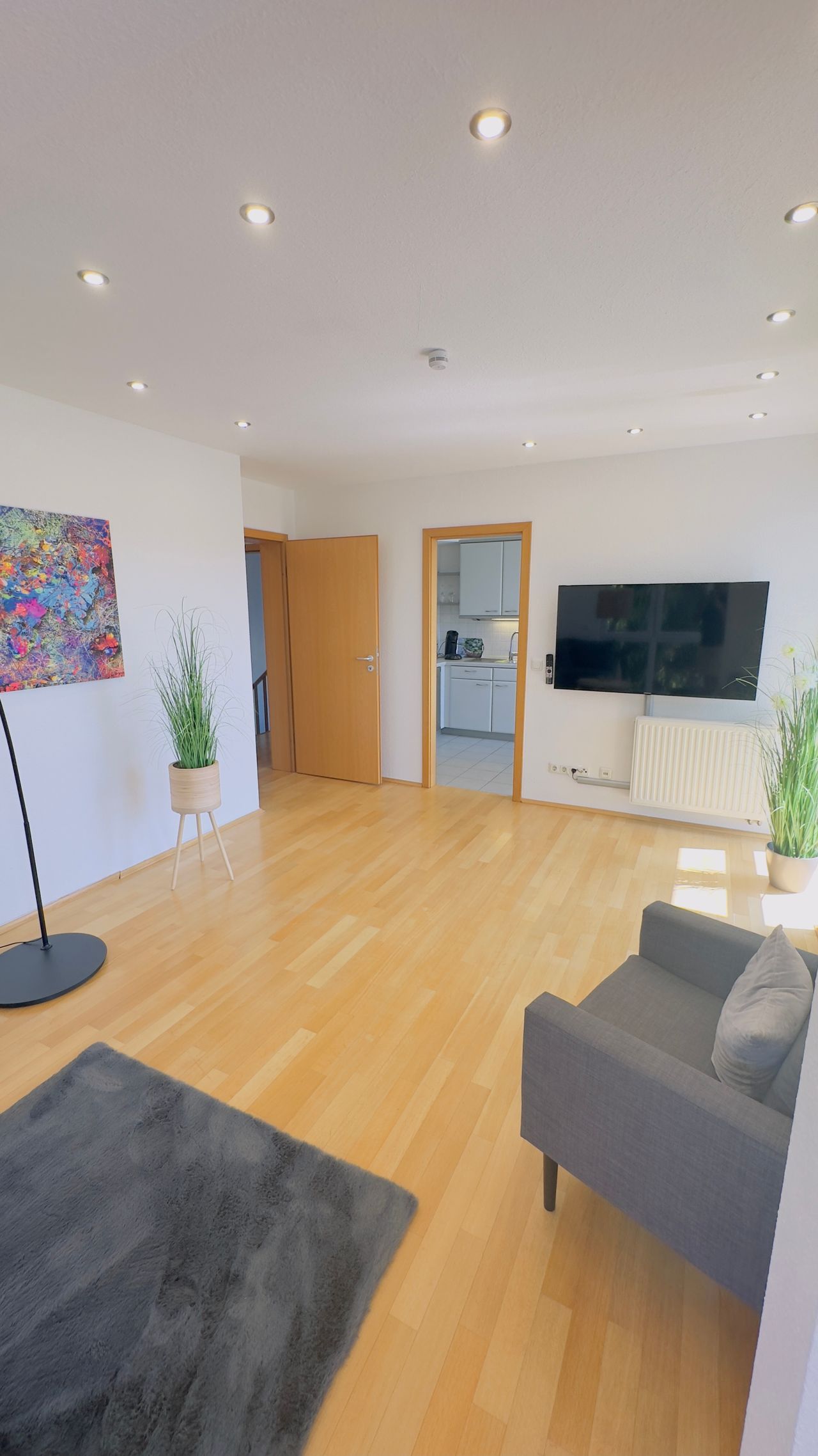 Cozy furnished apartment on time with winter garden, balcony and garden view!