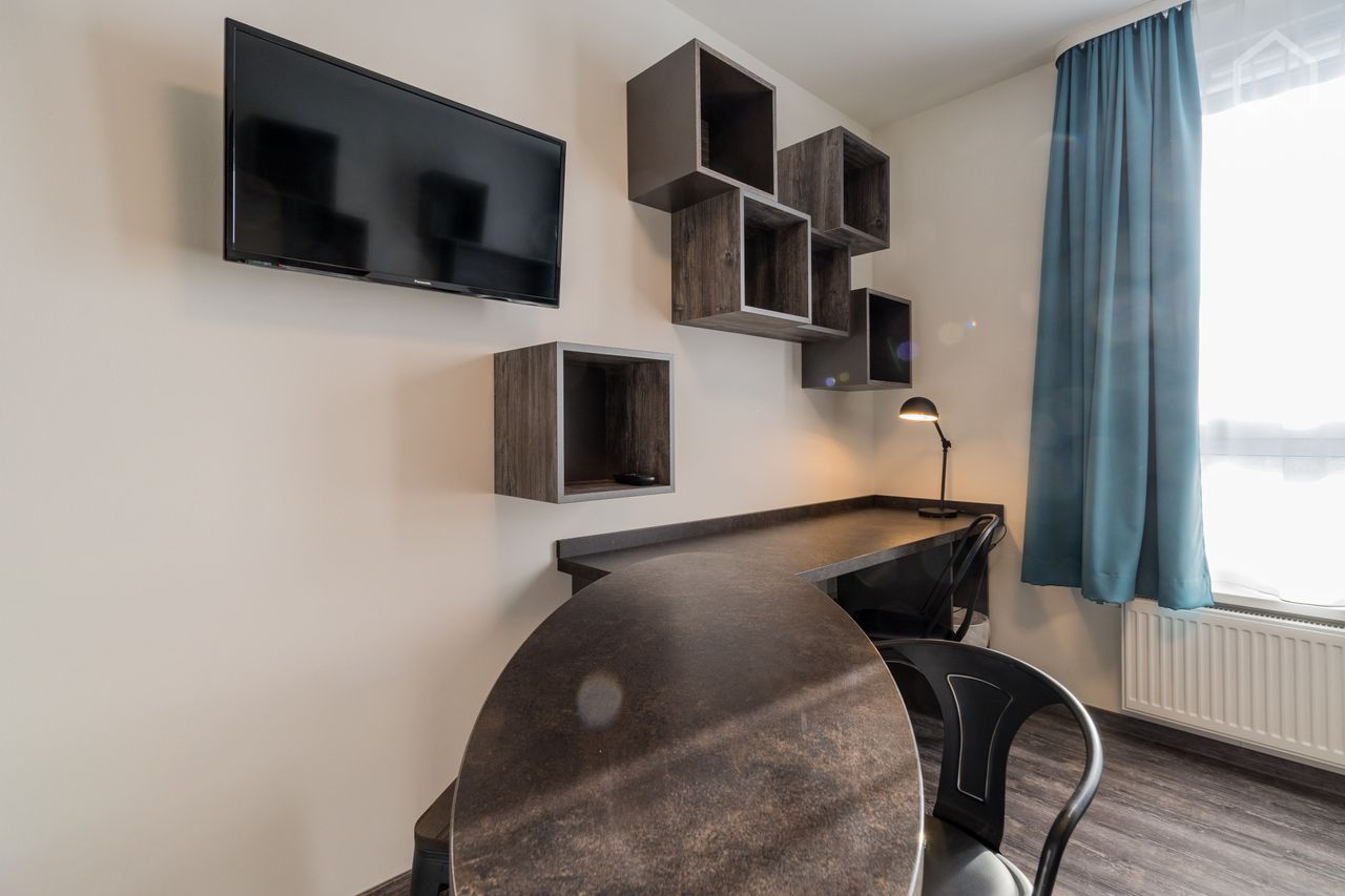 Comfortably furnished apartment in Lichtenberg with access to a fantastic roof terrace