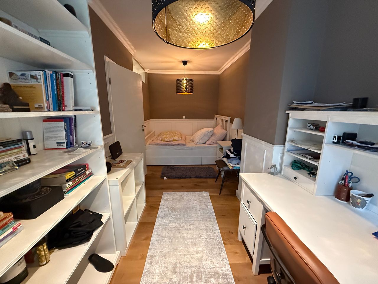 Moderne, vollmöblierte 2-Zimmer-Wohnung mit Garten in Köln-Rodenkirchen