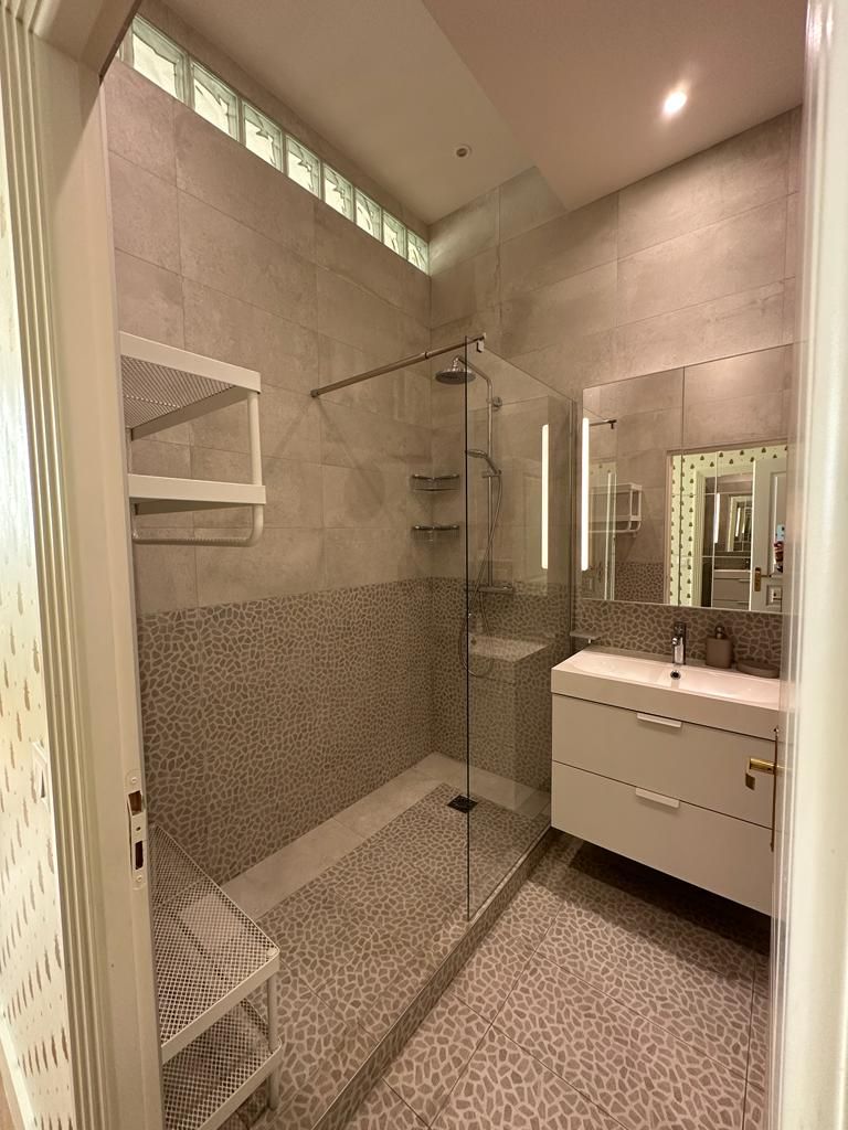 Location paris 16 - Superbe appartement de 141 m² dans un immeuble de standing (loyer tou