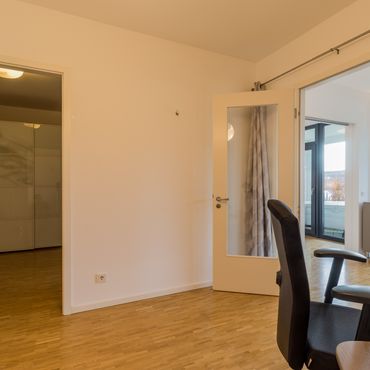 Beautiful luxury apartment in the city center of Berlin directly on the river Spree with 180 degree river view in Friedrichshain