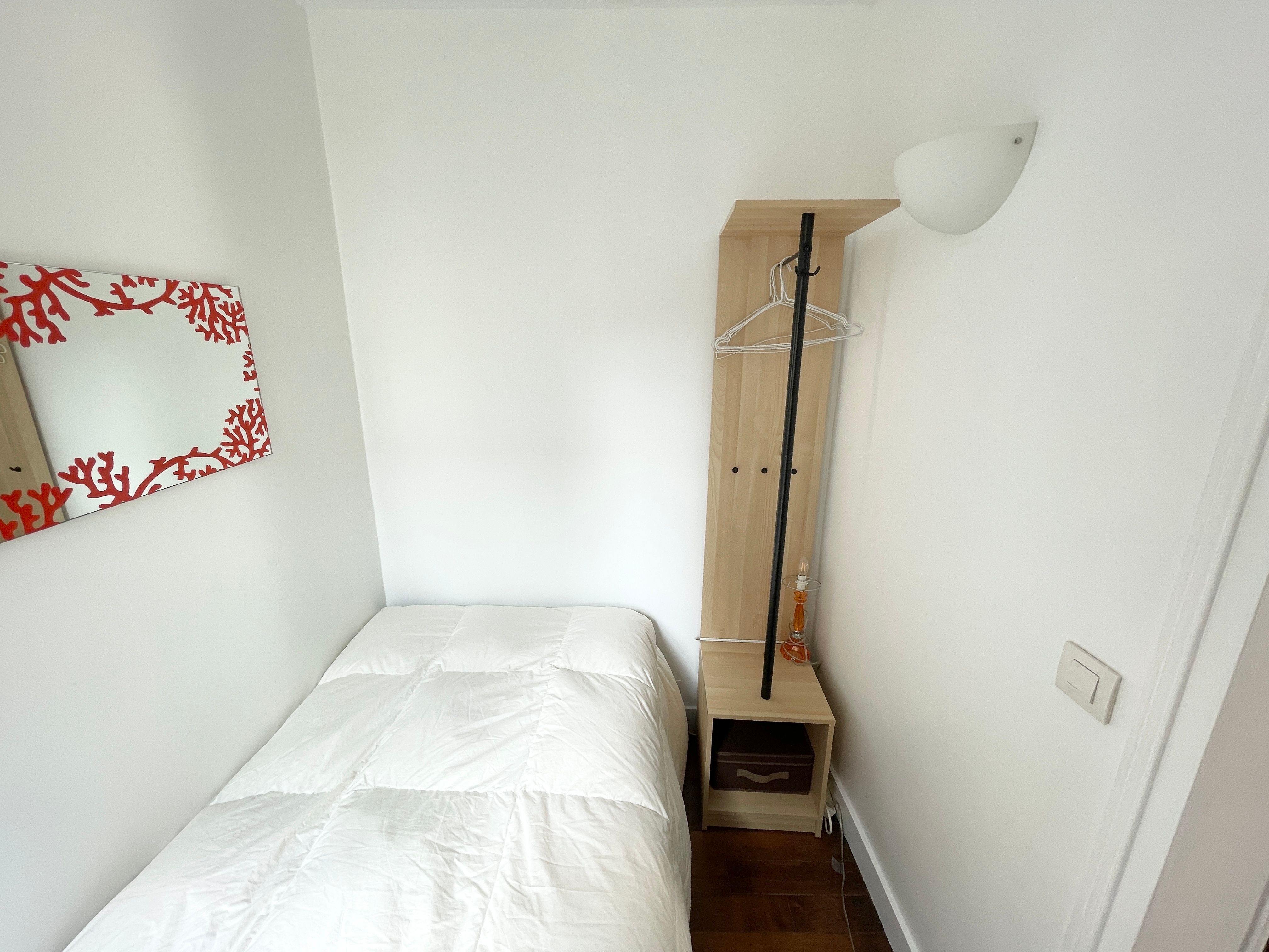 Location Elegant 2-Bedroom Apartment in a Prime Location close to Place des Vosges (loyer