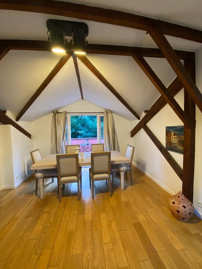 Location Appartement Rue de La Defense (loyer tout inclus)