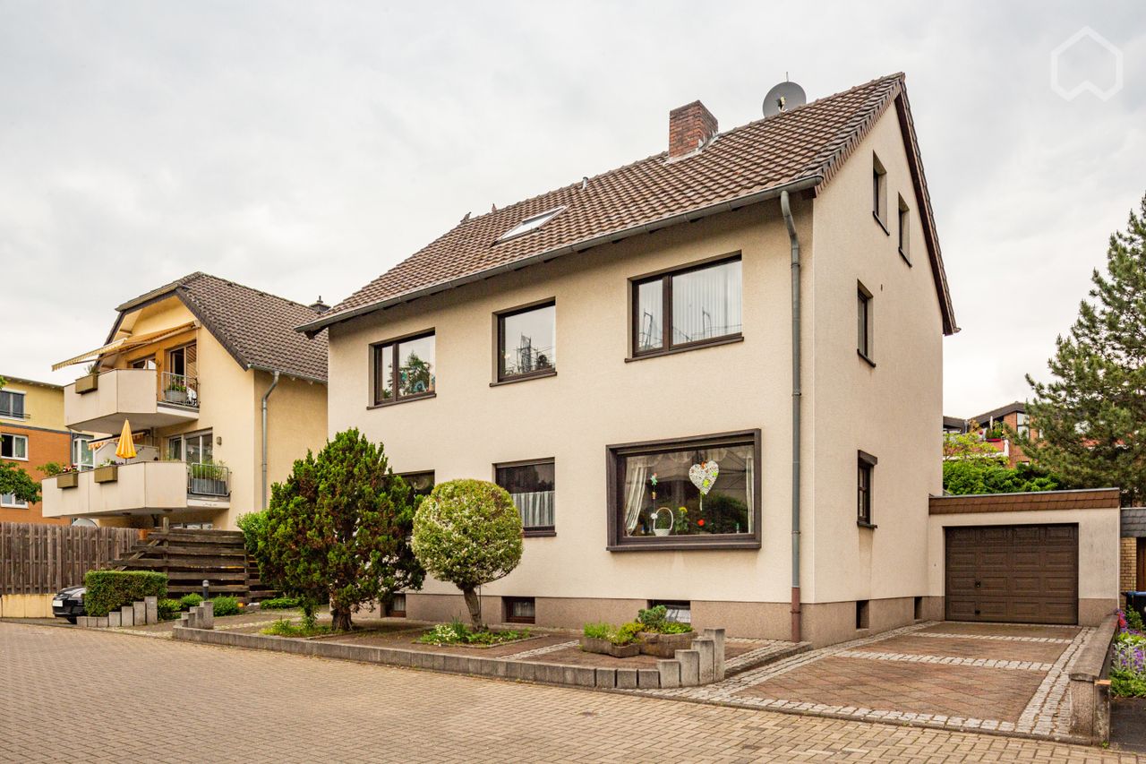 Bright and friently 2 room apartment in the attic, calm located with good infrastructure