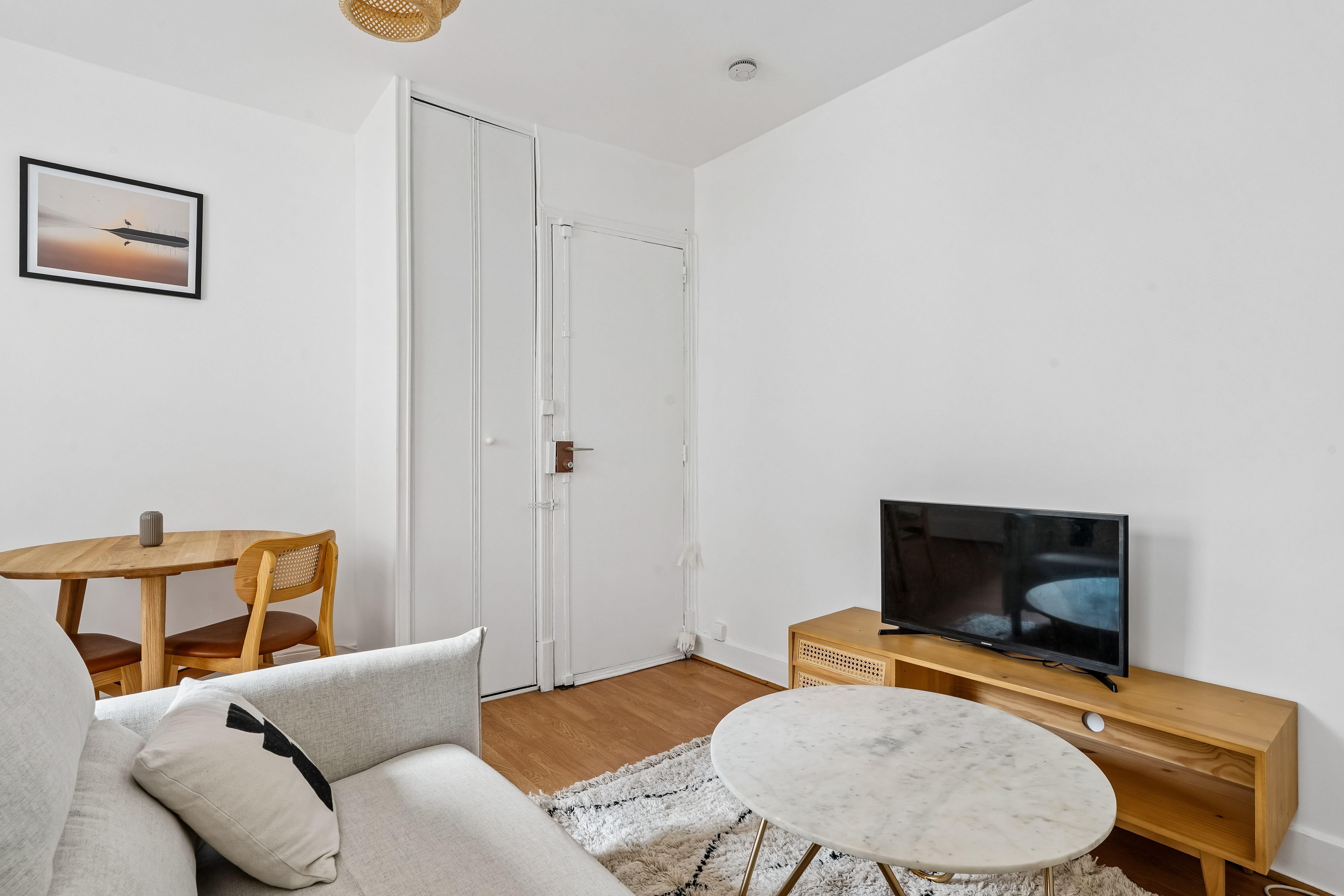 Location Necker / rue de Vaugirard (1er étage) (loyer tout inclus)