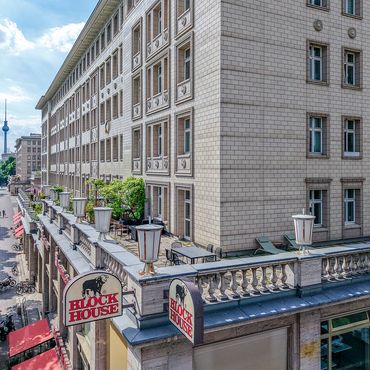 The Karl lovely 3BR apartment up to 4 people on amazing 140 sqm with a huge Terrace in Mitte in Friedrichshain