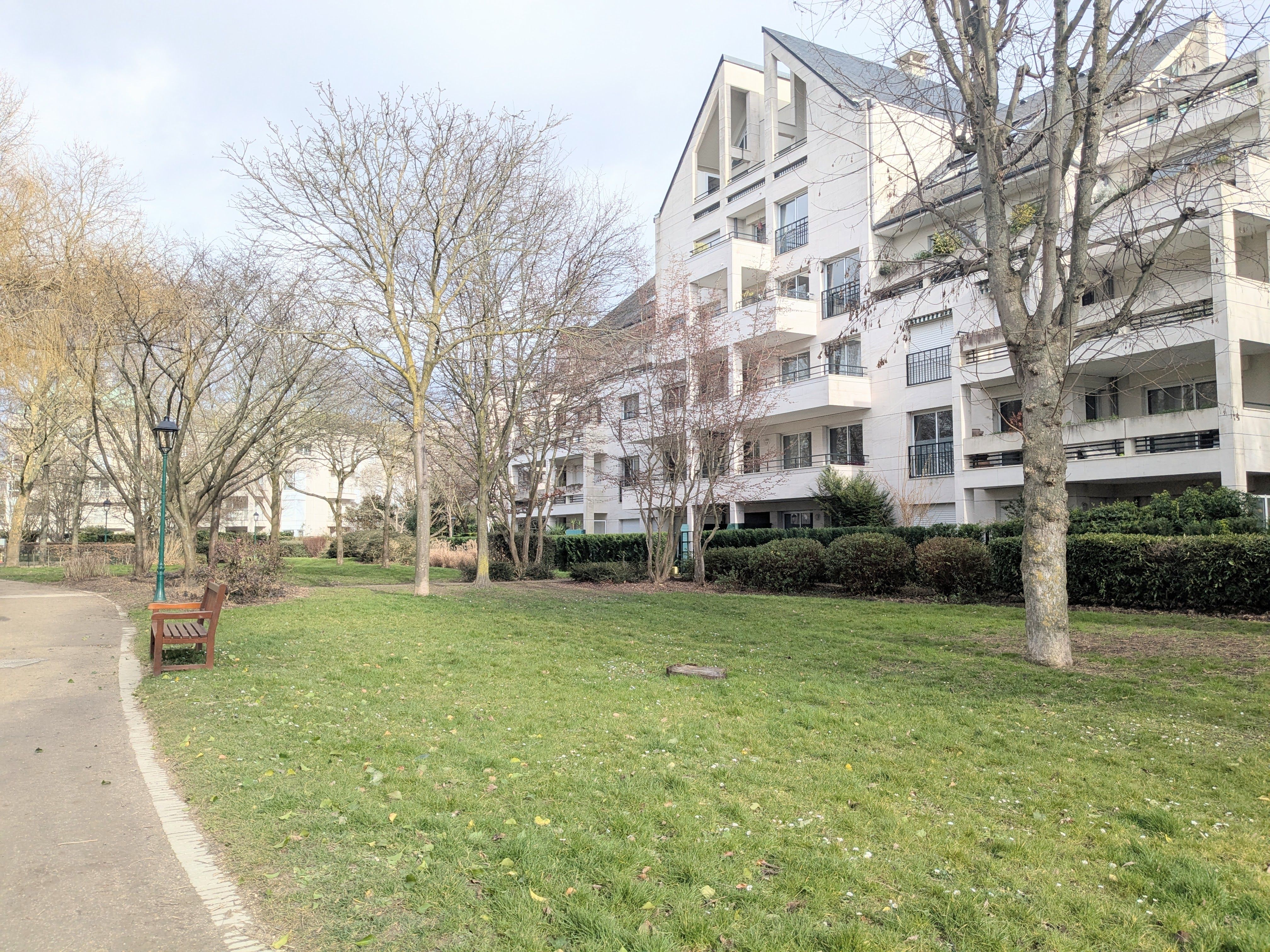 Location T1 bis meublé – 35m² + jardin privé – Rueil-Malmaison (loyer tout inclus) Rueil-Malmaison