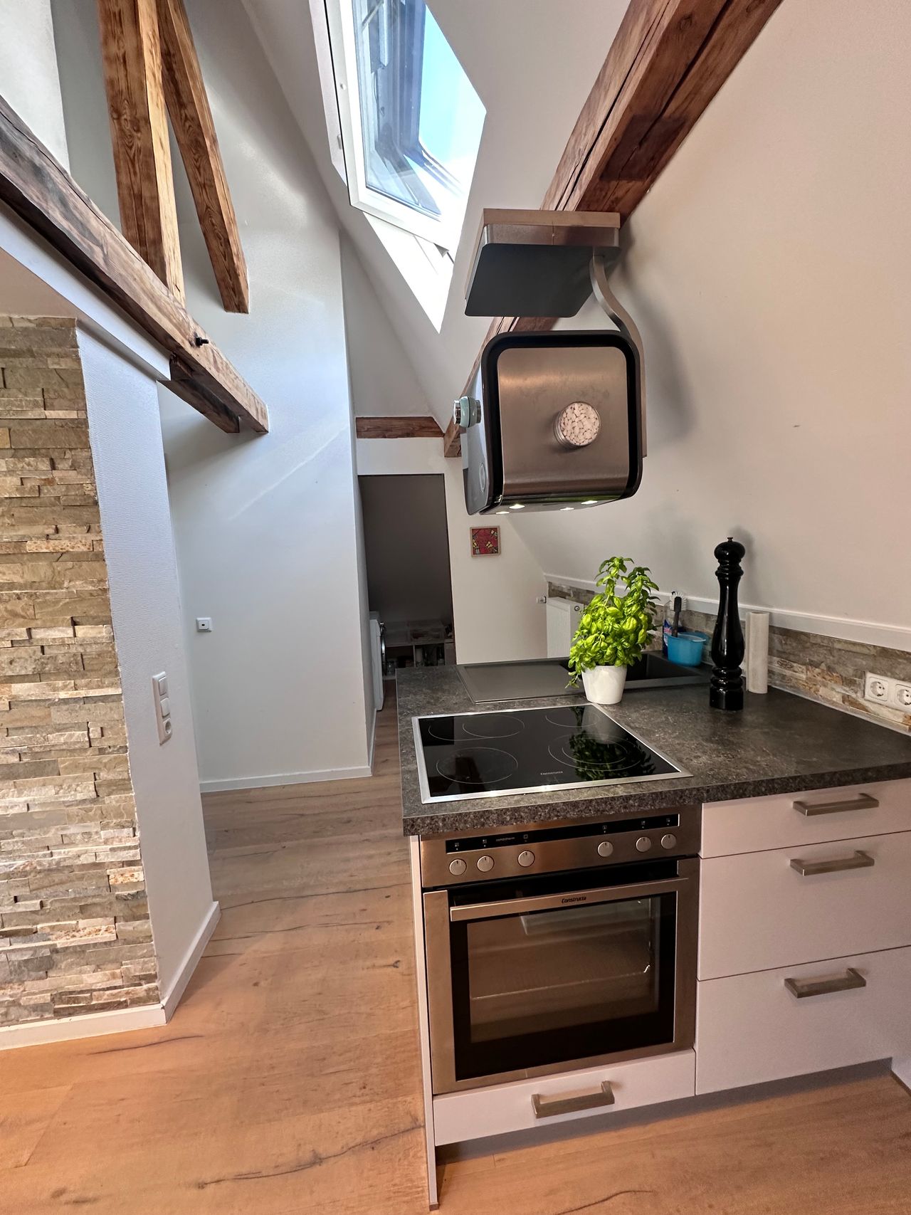 Cosy, technically well equipped 1-room studio 45 sqm in Aachen